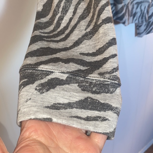 Knox Rose Animal Print Lightweight Sweatshirt Size XL - Picture 5 of 11